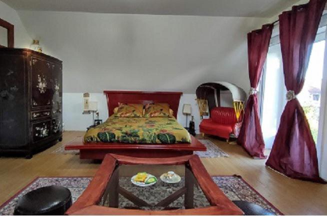 Chez Aurelia - Chambres & Table D'Hotes La Couture-Boussey Quarto foto